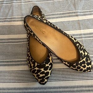 Vionic Caballo Ballet Flats Concealed Orthotics Leopard Print Calf Hair Wms 7.5